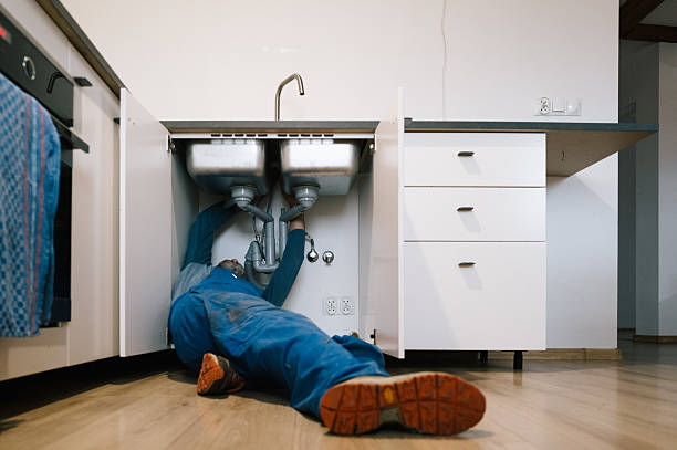 Professional Pipe Repair technician working in Algonquin, MD